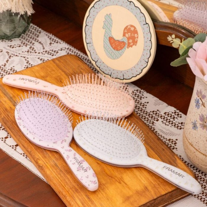 images shows country charm detangle brushes